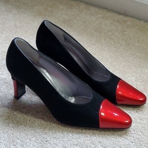 Escada Pumps